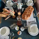 Maison Menadel Ивто