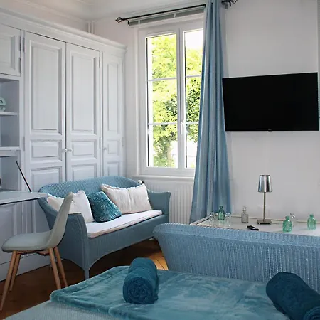 Homestay Maison Menadel *