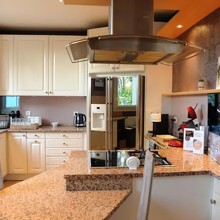 Maison Menadel Homestay Yvetot