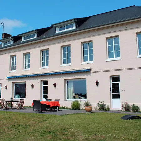 Maison Menadel Homestay *