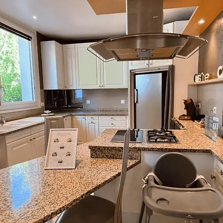 Maison Menadel * איבטו