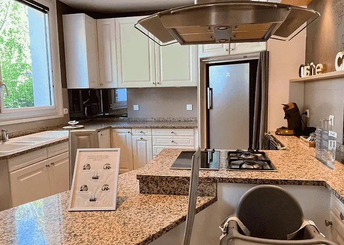 Maison Menadel * Ивто